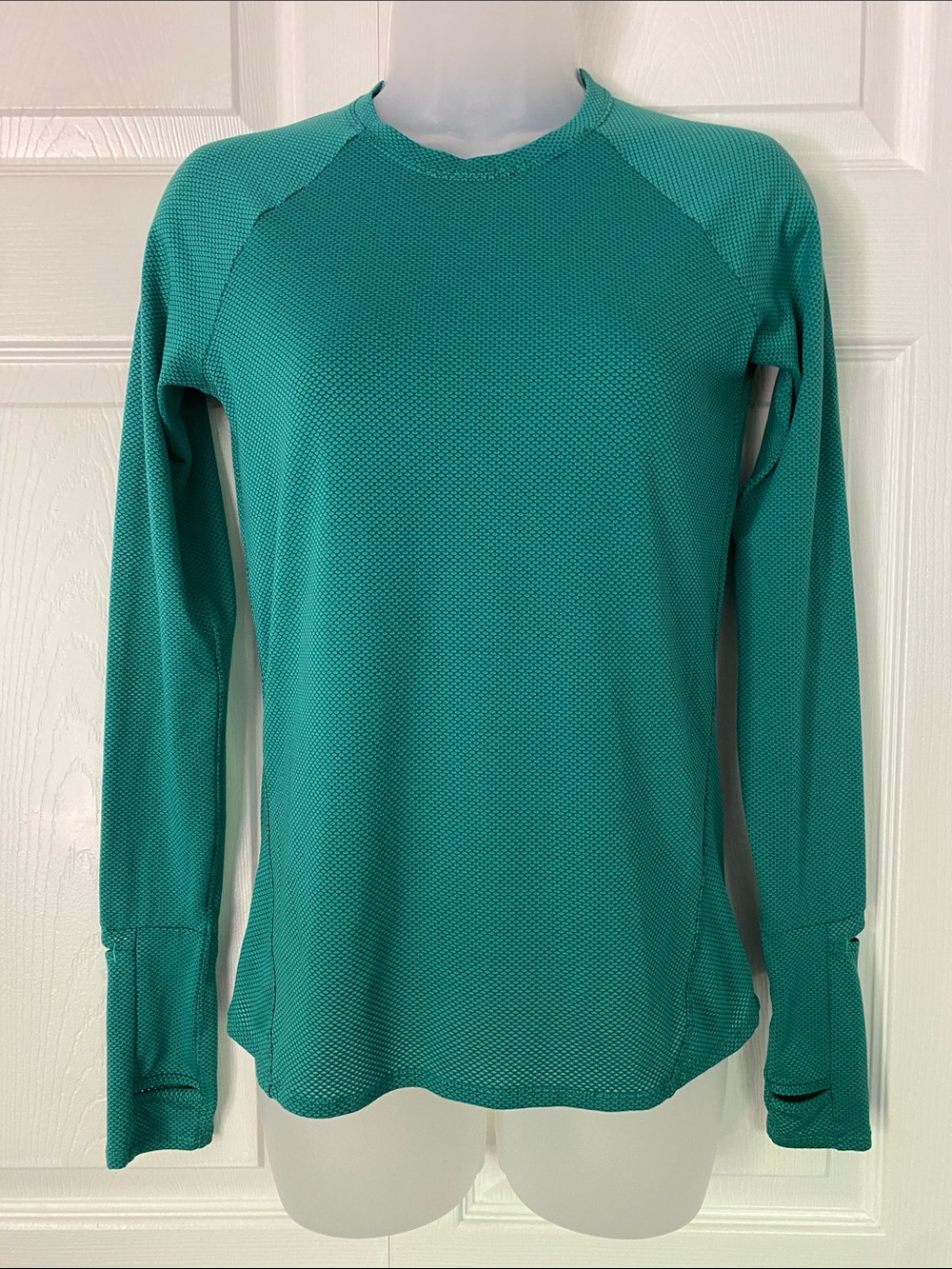 Oiselle Shirt Top Flyout Long Sleeve Top Shirt Green NWT size 2
